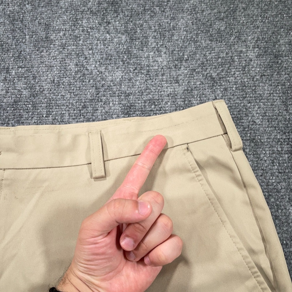 IZOD Chino Shorts Casual Mens 42" Khaki Stretch 9" Inseam Flat‎ Front Pockets - Picture 8 of 12